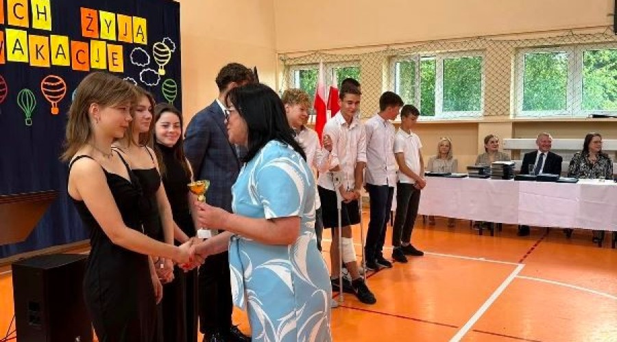 sp 2 zakonczenie roku09