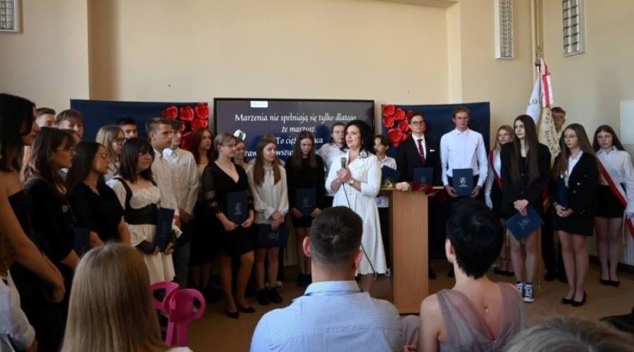 zakonczenie roku liceum ndg (2)