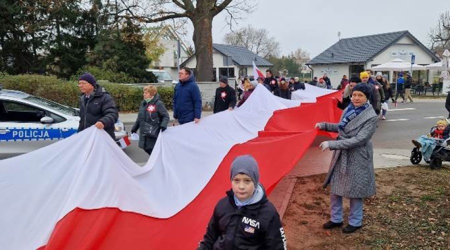 Mieszkańcy Gminy Sztutowo uczcili Święto Niepodległości (11)