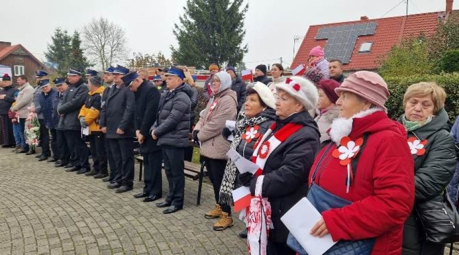 Mieszkańcy Gminy Sztutowo uczcili Święto Niepodległości (17)