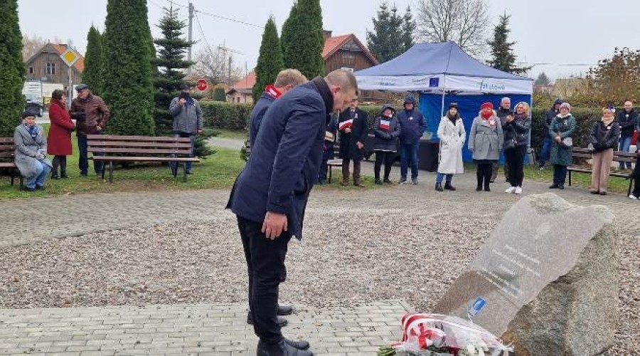 Mieszkańcy Gminy Sztutowo uczcili Święto Niepodległości (2)