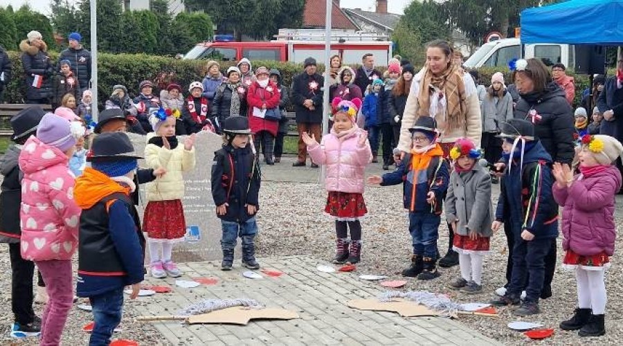 Mieszkańcy Gminy Sztutowo uczcili Święto Niepodległości (20)
