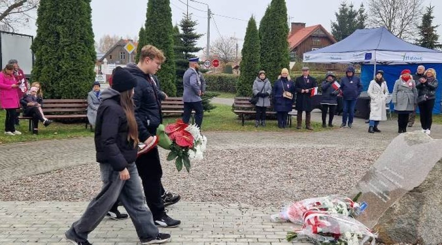 Mieszkańcy Gminy Sztutowo uczcili Święto Niepodległości (4)