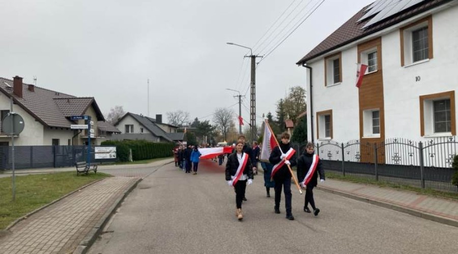 Mieszkańcy Gminy Sztutowo uczcili Święto Niepodległości (7)