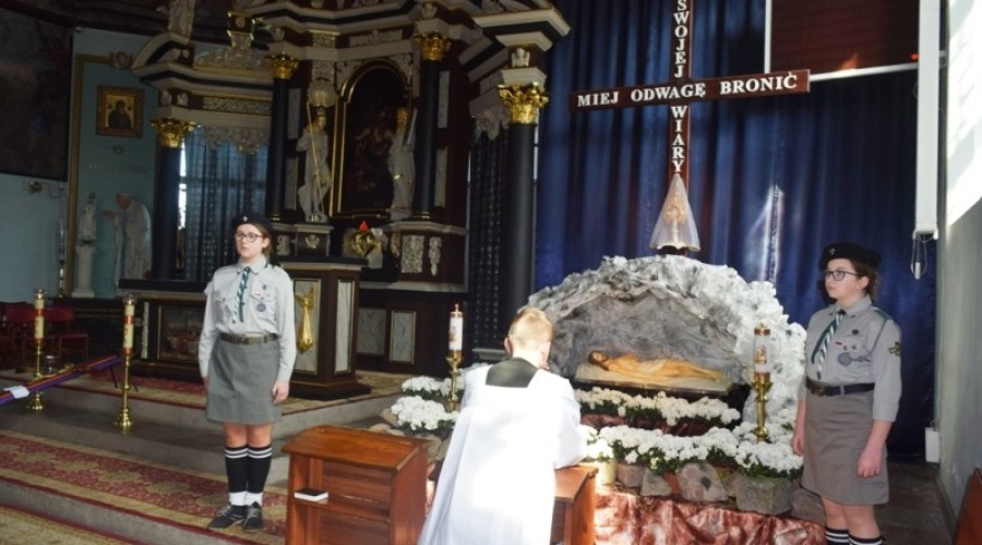 harcerze straż kościół stegna13