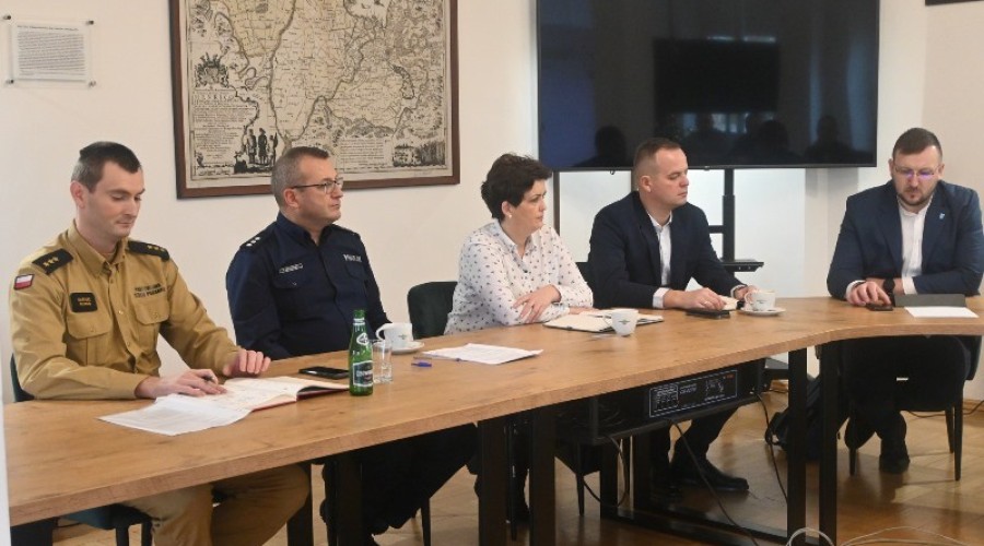 zarzadzanie kryzysowe spotkanie ze starostą.jpg (3)