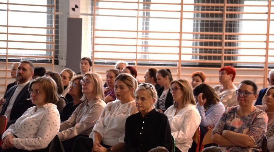 gratulacje dla nauczycieli z okazji Dnia Edukacji Narodowej (8)
