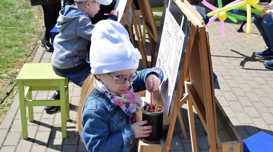 Nowy Dwór Gd. Art Majówka przed Żuławskim Ośrodkiem Kultury  (17)