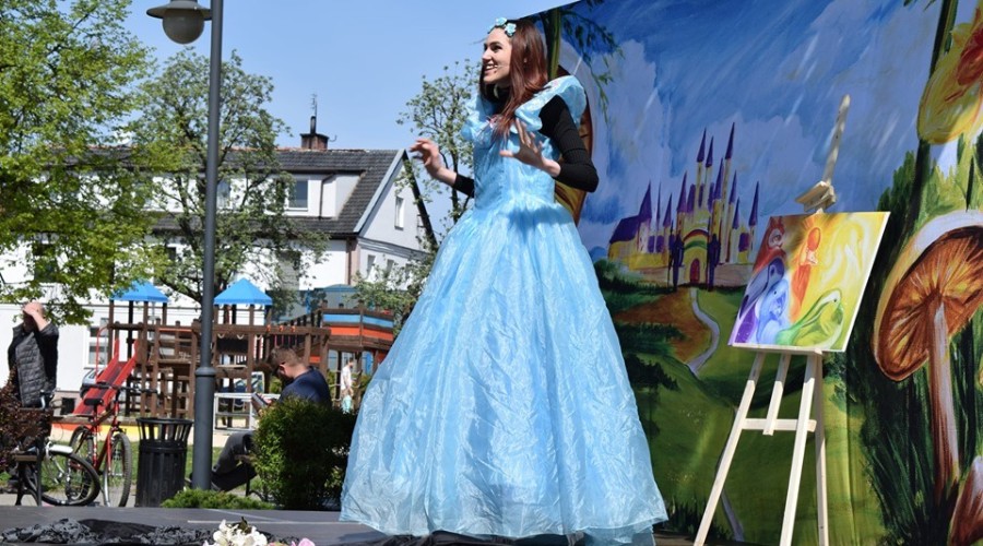 Nowy Dwór Gd. Art Majówka przed Żuławskim Ośrodkiem Kultury  (3)