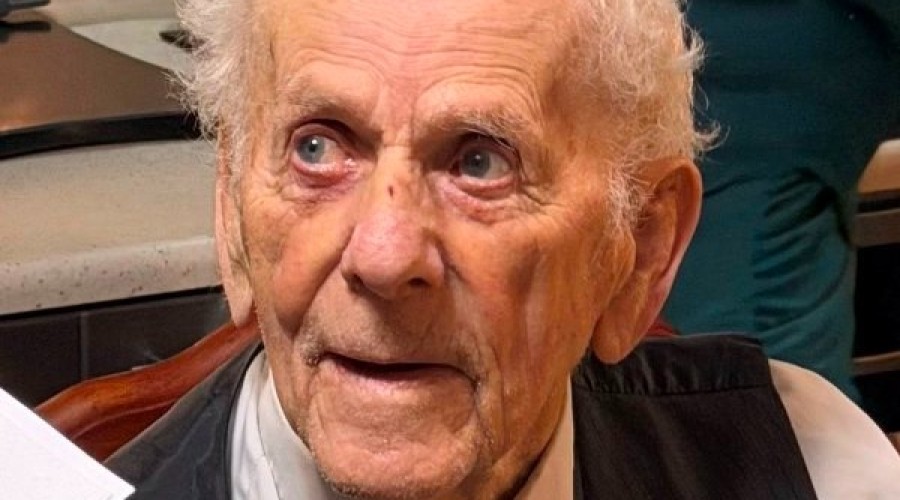 Nowy Dwór Gdański. 99. Urodziny Pana Stanisława Wróbla. Najlepsze życzenia (7)