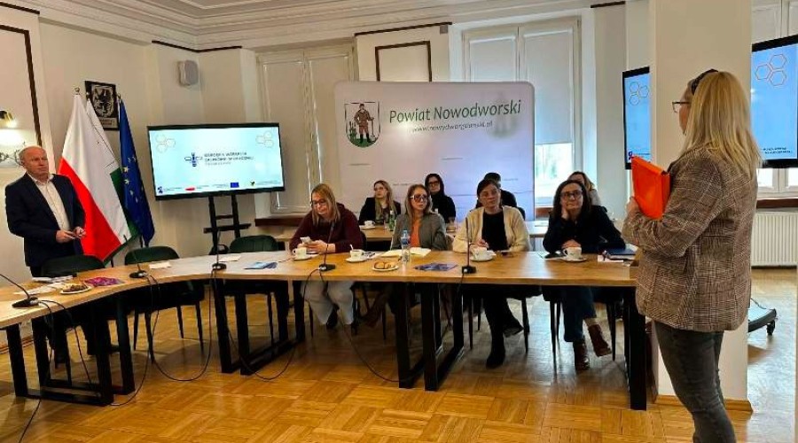 Spotkanie o zakładaniu organizacji pozarządowych w Starostwie Powiatowym w Nowym Dworze Gdańskim