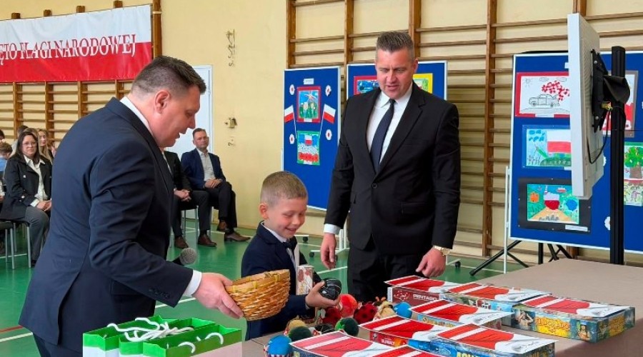 XVIII Konkurs z okazji Dnia Flagi RP w Szkole Podstawowej nr 1 w Nowym Dworze Gdańskim (12)