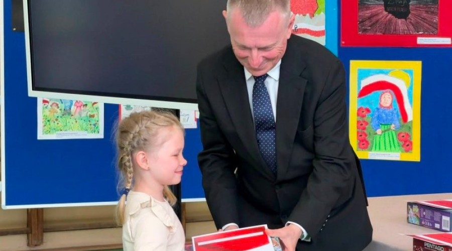 XVIII Konkurs z okazji Dnia Flagi RP w Szkole Podstawowej nr 1 w Nowym Dworze Gdańskim (14)