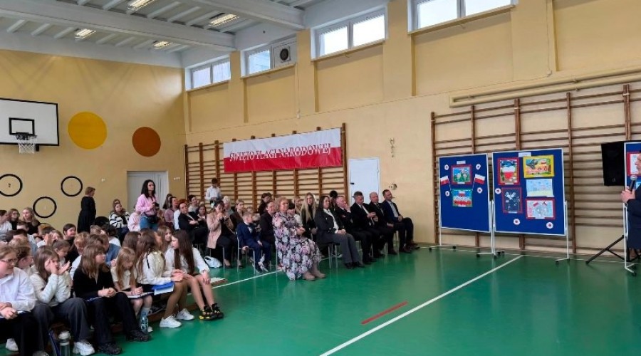 XVIII Konkurs z okazji Dnia Flagi RP w Szkole Podstawowej nr 1 w Nowym Dworze Gdańskim (4)