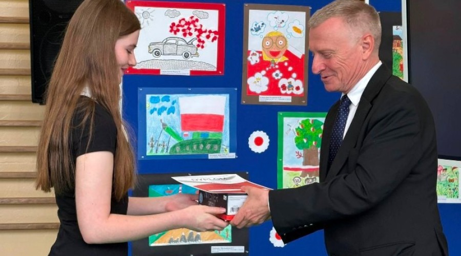 XVIII Konkurs z okazji Dnia Flagi RP w Szkole Podstawowej nr 1 w Nowym Dworze Gdańskim (7)