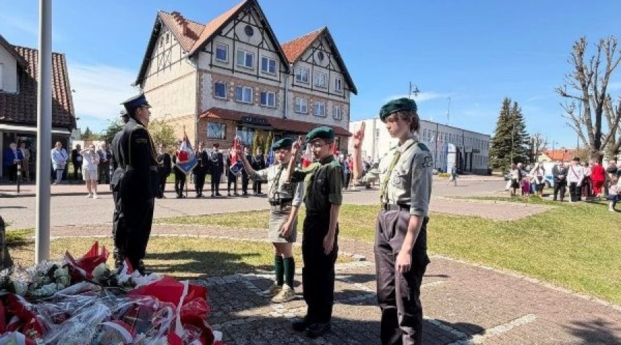 Uroczyste obchody Święta Narodowego Konstytucji 3 Maja w Nowym Dworze Gdańskim  (27)