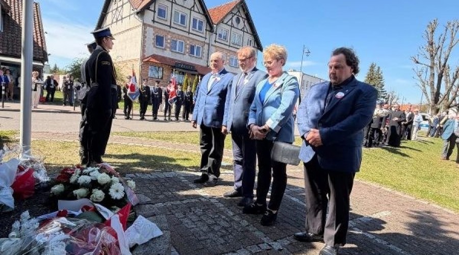 Uroczyste obchody Święta Narodowego Konstytucji 3 Maja w Nowym Dworze Gdańskim  (34)