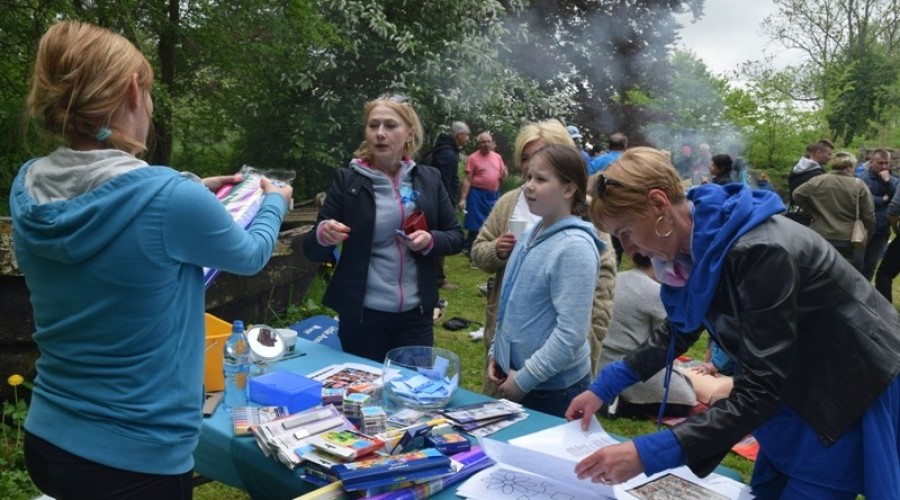 Niebieski piknik autyzm (134)