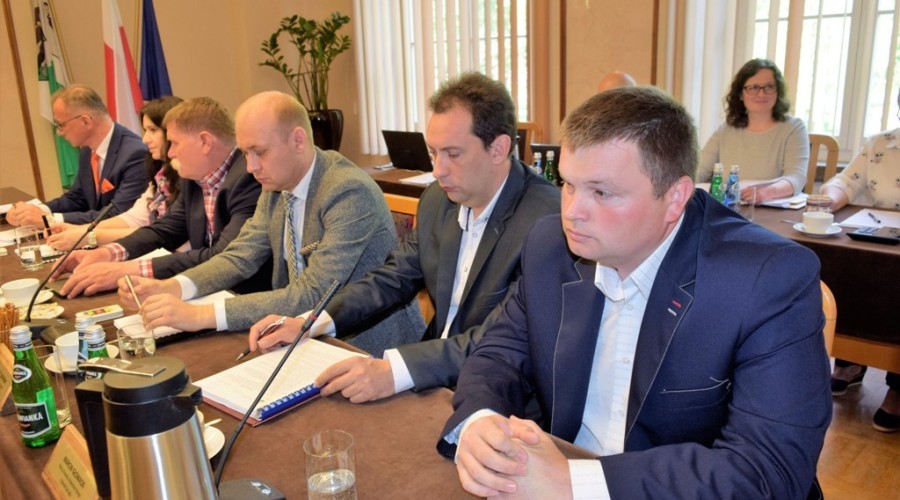 sesja rady powiatu nowodworskiego03