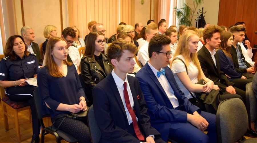 sesja rady powiatu nowodworskiego04