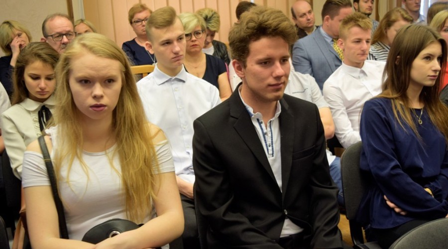 sesja rady powiatu nowodworskiego12