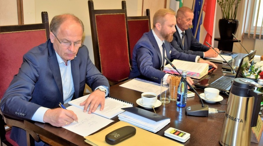 sesja rady powiatu nowodworskiego16