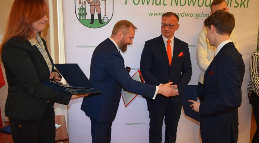 sesja rady powiatu nowodworskiego34