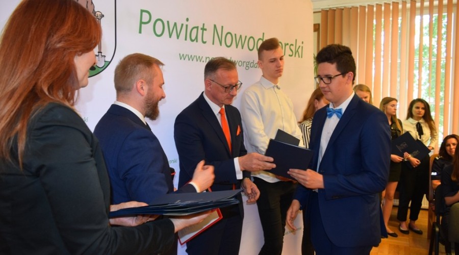 sesja rady powiatu nowodworskiego41
