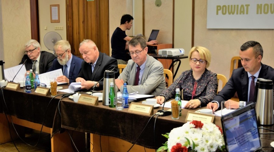 sesja rady powiatu nowodworskiego79