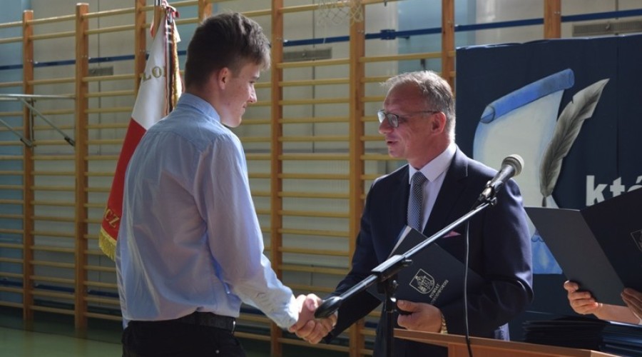 Zakończenie roku szkolnego zespół szkół nr 1 ndg (100)