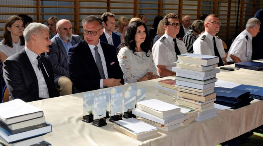 Zakończenie roku szkolnego zespół szkół nr 1 ndg (6)