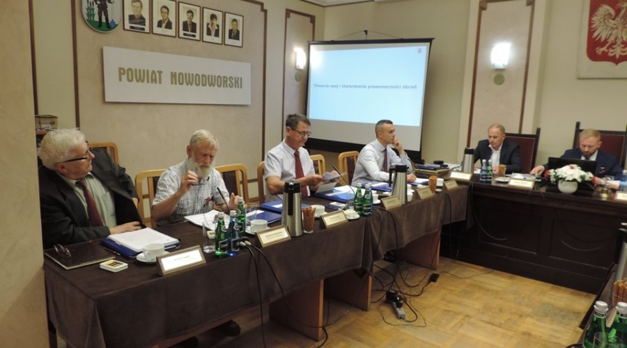 sesja rady powiatu nowodworskiego (13)