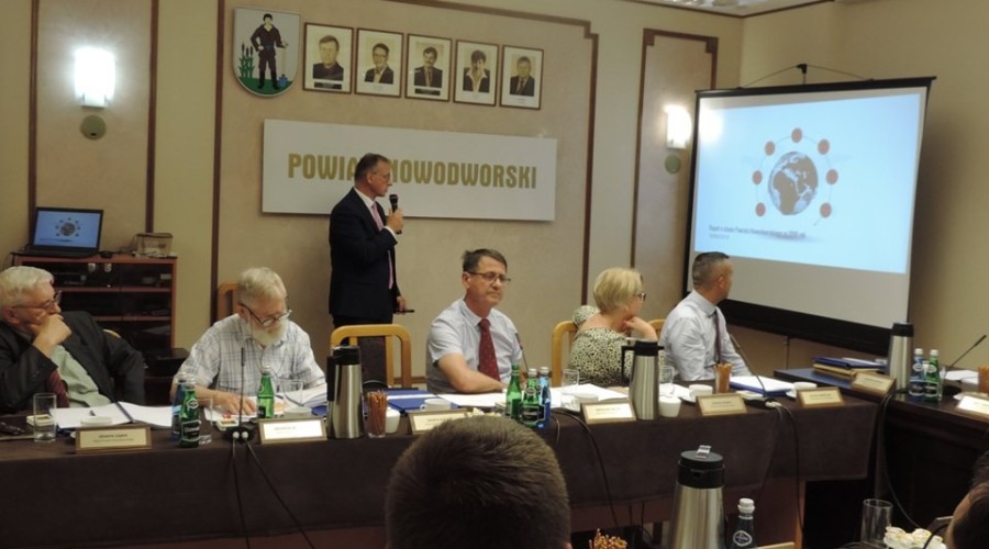 sesja rady powiatu nowodworskiego (9)