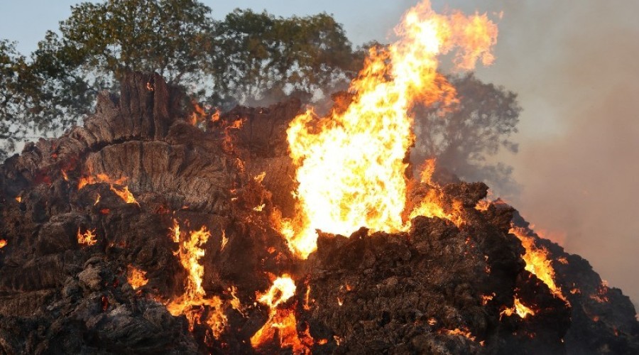 fot.Krzysztof Firko pożar sterty słomy (25)
