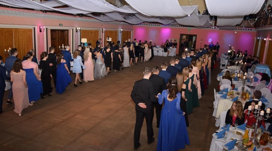 studniówka liceum 2019 r (42)