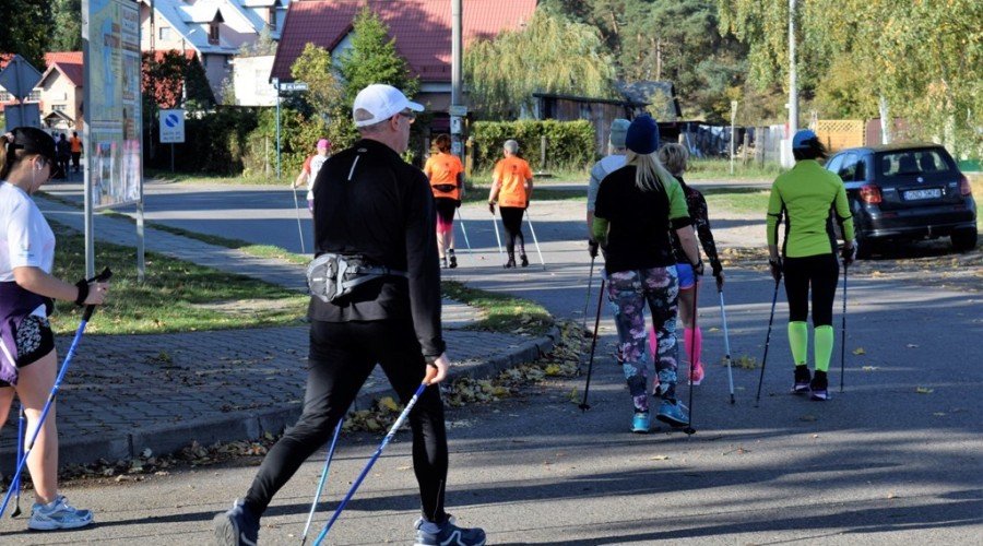 bursztynowy-bieg-i-marsz-nordic-walking-w-sztutowie042