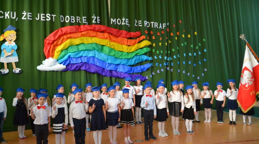 Uroczystość pasowania na ucznia w Szkole Podstawowej w Sztutowie (2)