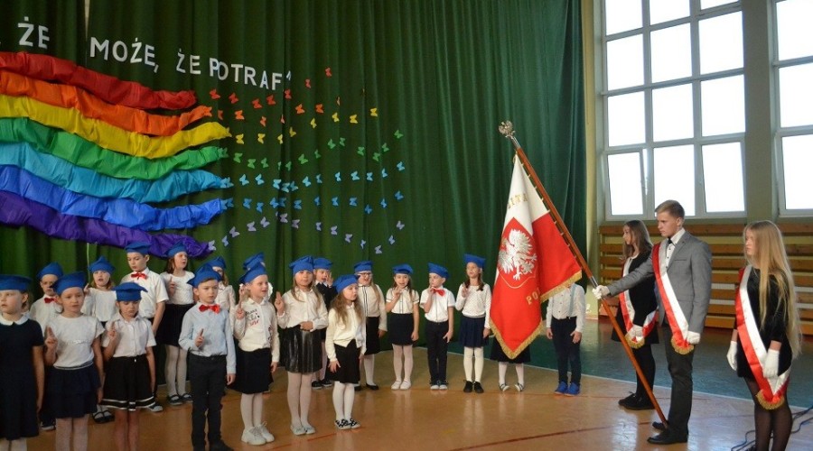 Uroczystość pasowania na ucznia w Szkole Podstawowej w Sztutowie (5)