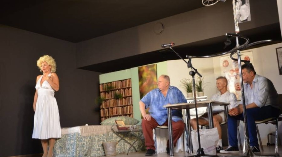 “Mężczyzna idealny”  (4)