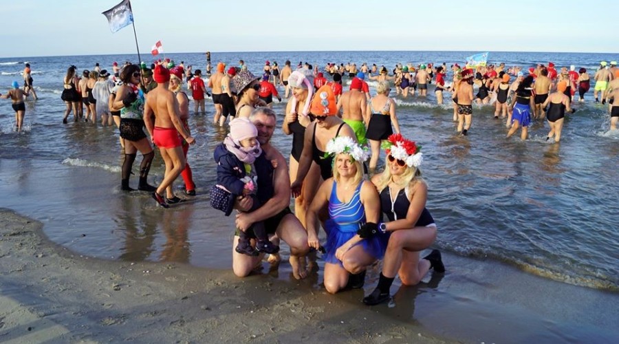 V kąpiel morsów w Kątach Rybackich. Sportowy weekend w Gminie Sztutowo (12)