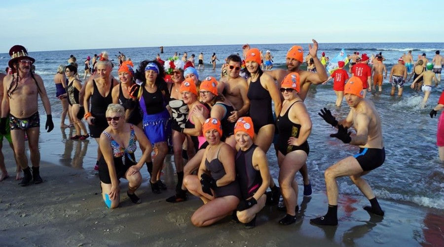 V kąpiel morsów w Kątach Rybackich. Sportowy weekend w Gminie Sztutowo (14)