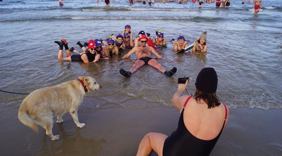 V kąpiel morsów w Kątach Rybackich. Sportowy weekend w Gminie Sztutowo (6)