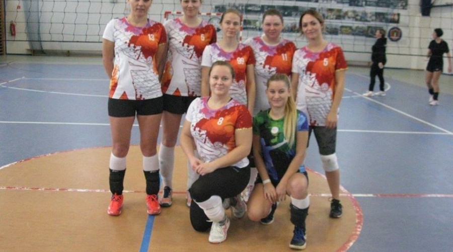 rozgrywki XVI Miejskiej Ligi Piłki Siatkowej Kobiet.  (2)