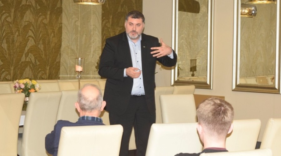 Artur Dziambor posel nowy dwór gd18