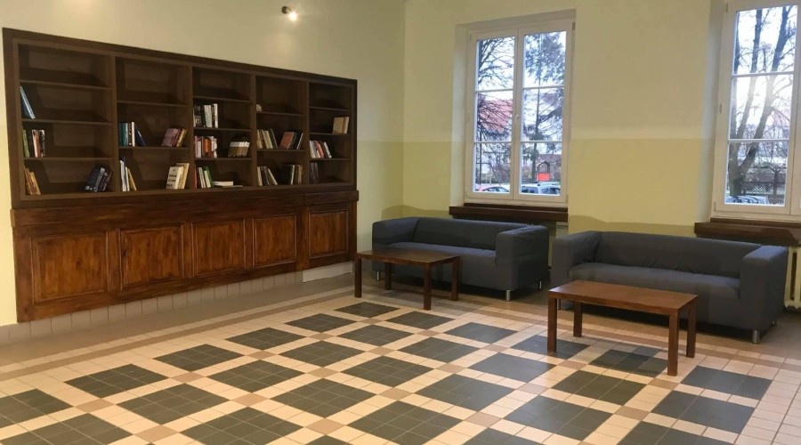 Bookcrossingowa przestrzeń w budynku Starostwa Powiatowego już gotowa (5)