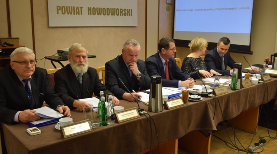 sesja budzetowa powiat nowodworski0102