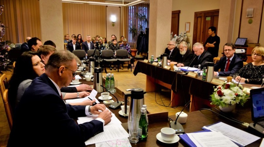 sesja budzetowa powiat nowodworski0112