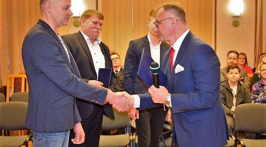 sesja powiat wyróznienia0106