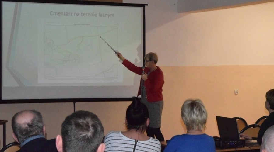 20200220 sztutowo cmentarz spotkanie (13)