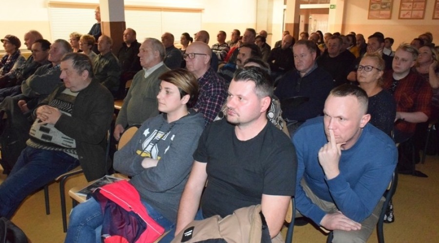 20200220 sztutowo cmentarz spotkanie (17)